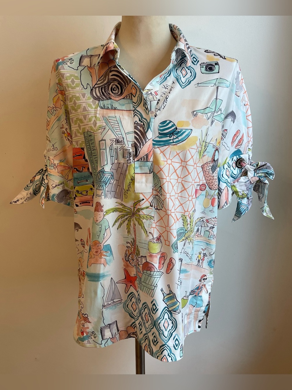 Chicos Paradise Tunic Top No Iron Florida Vacation Spa Tie Sleeve Size 1 / 10